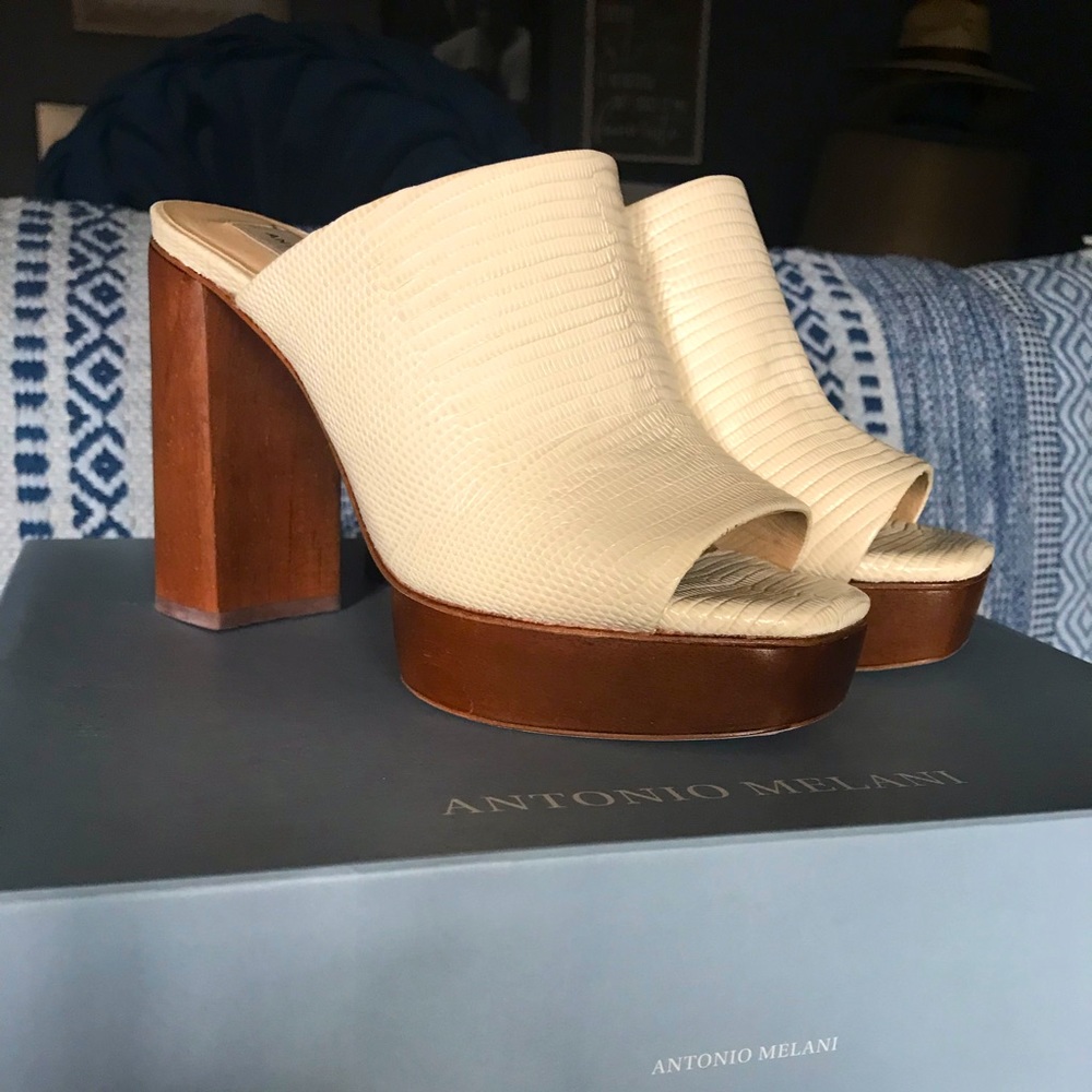 Antonio Melani Mules
